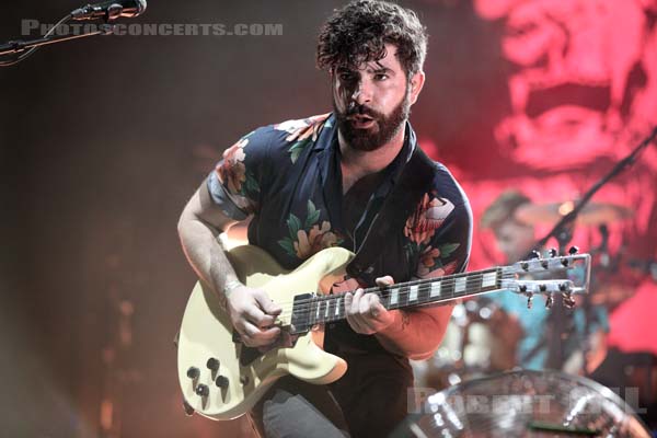 FOALS - 2019-08-25 - SAINT CLOUD - Domaine National - Scene de la Cascade - Yannis Philippakis - Jack Bevan